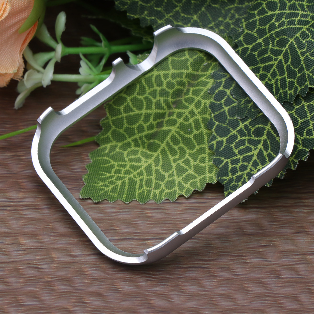 إطار ساعة من سبائك الألومنيوم  - مراجعة Metal Bumper Aluminum Frame Case وسعره
